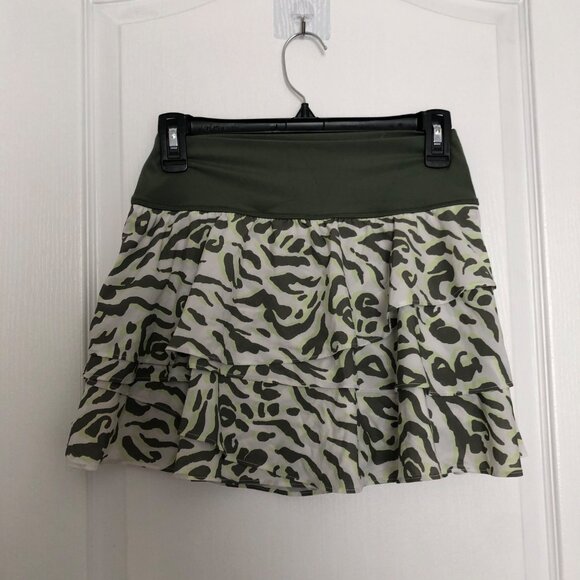 Aerie OFFLINE By Aerie Tiered Athletic Skort Medium Olive Green &‎ White NWT - Picture 5 of 8